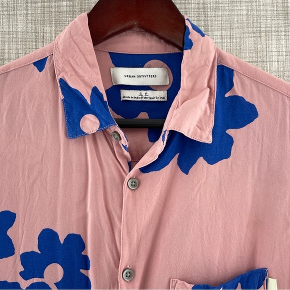 Urban Outfitters Floral Hawaiian 100% Viscose Button Down Short Sleeve Men's S - Picture 3 of 11